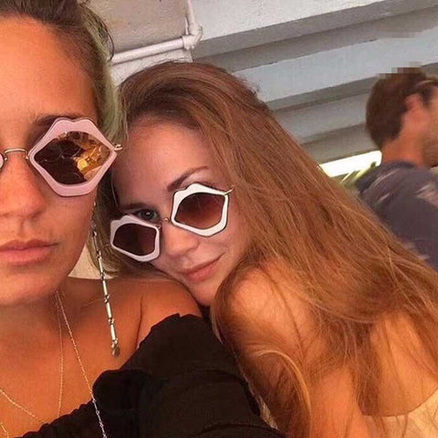 Lip Sunglasses 2018 Fashion Personality Sun glasses Women Lips Frame Metal Glasses Sexy Ladies Vintage Shades Coating Eyewear