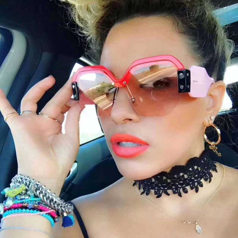 Trendy Sunglasses 2018 Women Italy Luxury Brand Oversized Brand Designer Square Sun glasses for Lady Retro Rimless Rivet Glasses